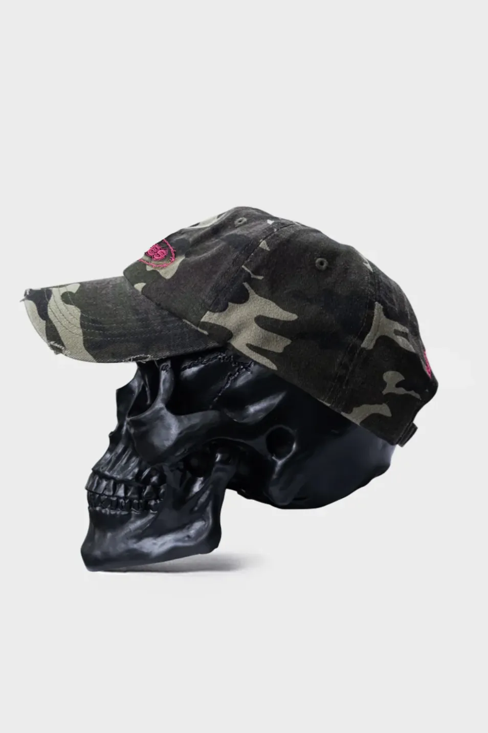 BILLY BONES CLUB BONES BARB DAD CAP - DISTRESSED CAMO